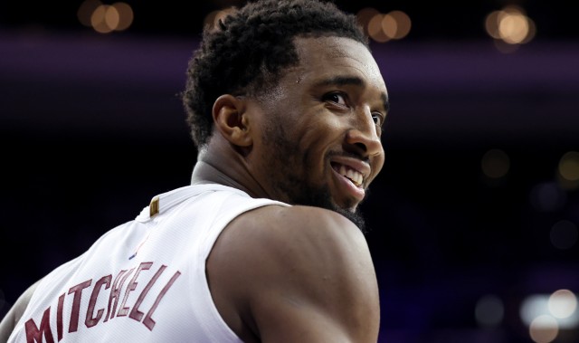 世界杯-米球王！米切尔过去3战场均砍38分7助攻 三项命中率51/43/83%