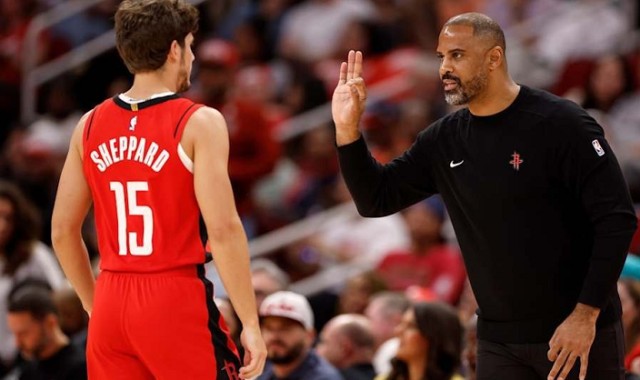 世界杯-19分7板10助6断2帽！谢泼德刷爆NBA纪录，乌度卡却遇上难题了