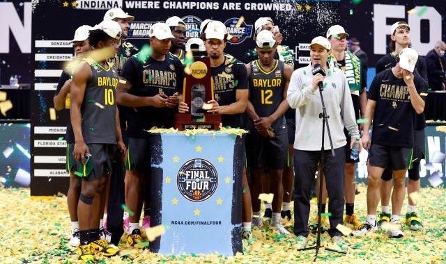 世界杯网站-从NCAA决赛说起 美国校园足球比赛都要戴口罩？