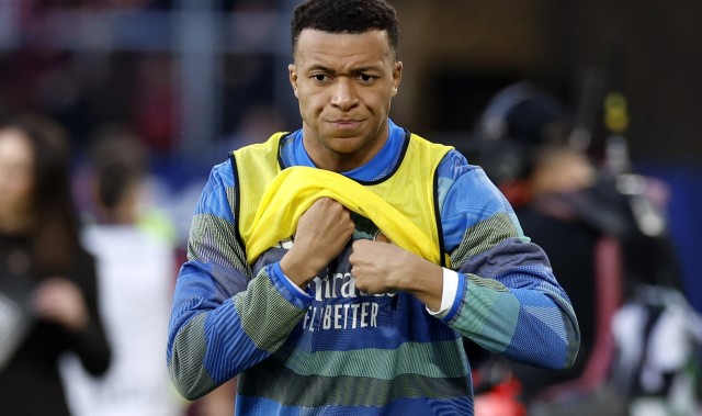 世界杯直播-记者：姆巴佩、琼阿梅尼、卡马文加等7名国脚回归皇马训练