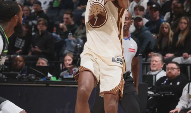 世界杯直播-10中2！正负值-20！勇士神射手彻底没救了