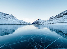 世界杯直播-CBA-洛夫顿18+7段昂君14分 上海逆转青岛迎7连胜